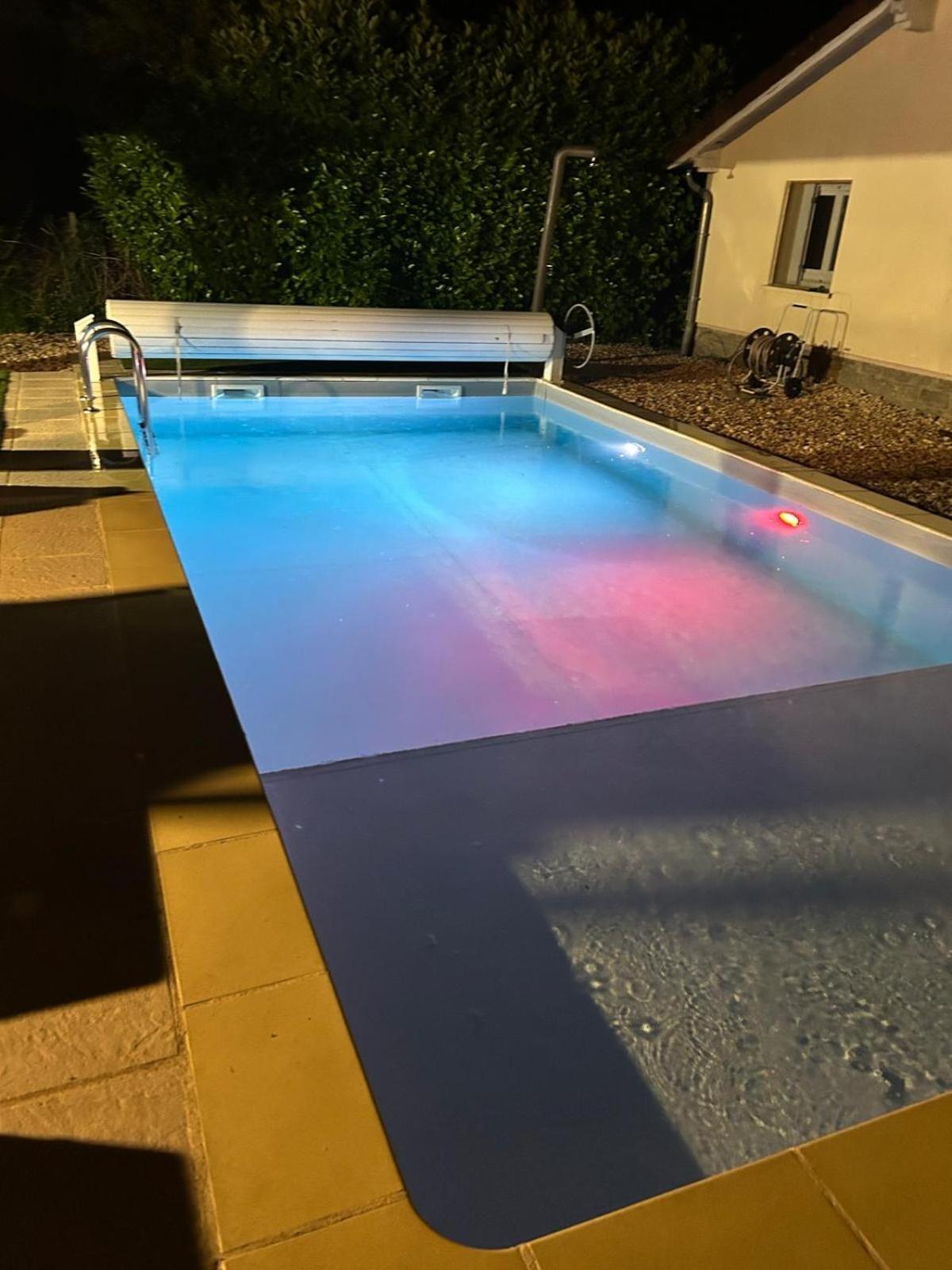 Jolie Villa Independante Climatisee 3 Chambres Tout Confort 6 Couchages, Piscine Chauffee 4 X 8 Disponible Selon Meteo De Mai A Fin Septembre, Jacuzzi 4 Places, Boulodrome Eclaire, Ping-Pong, Wifi, Proche Commerces Animaux Domestiques Sur Demande Bretenoux Exteriér fotografie